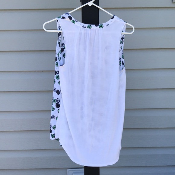 Lightweight cotton and polyester combo top. Size xs. Ann Taylor Loft - Picture 3 of 3